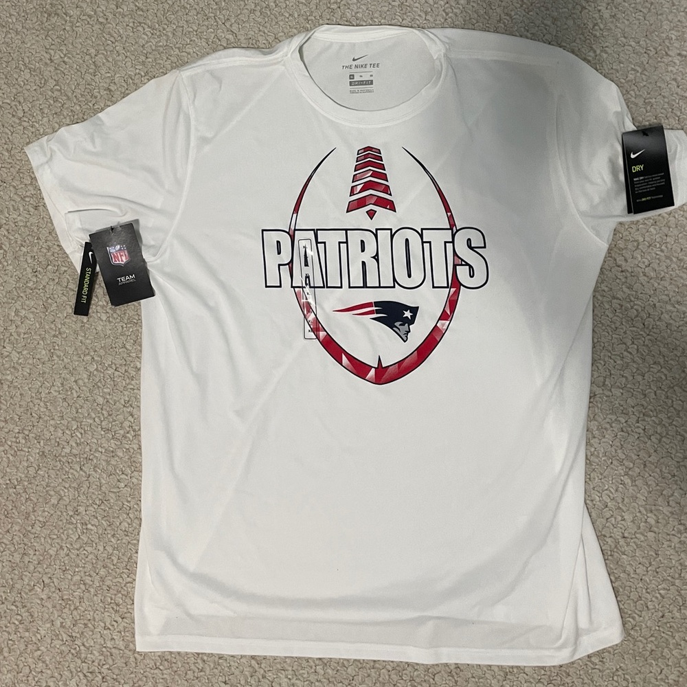*NEW* NIKE NFL PATRIOTS SHIRT